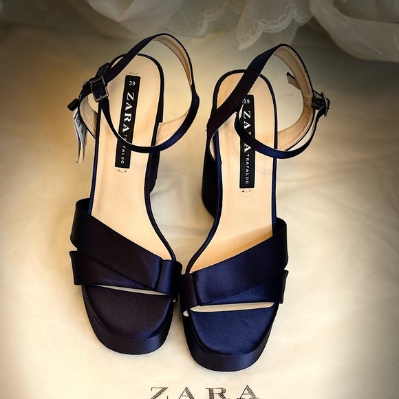ZARA SATIN EFFECT CHUNKY
PLATFORM SANDALS - Picture 2 of 16